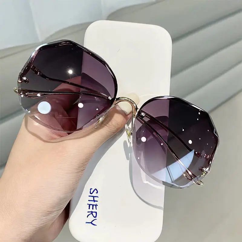 Curved Temples Sun Glasses